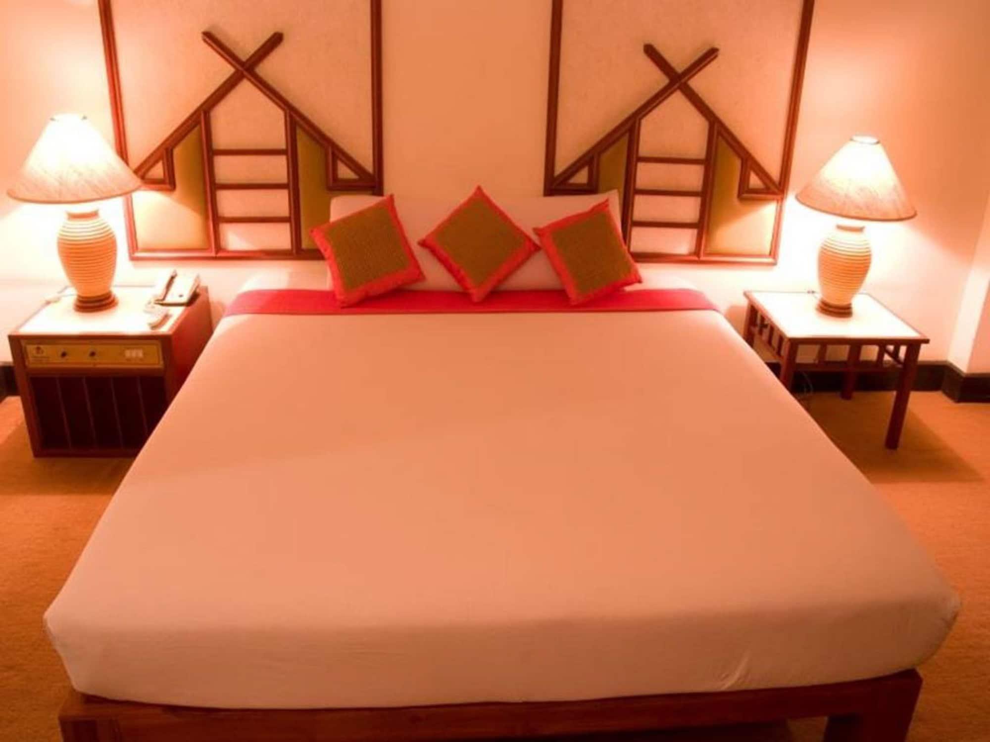 Seeharaj Hotel Uttaradit Exteriör bild