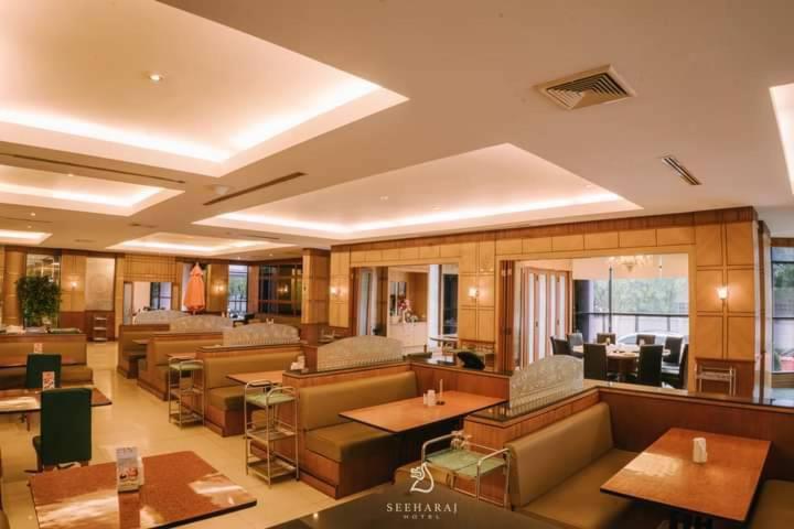 Seeharaj Hotel Uttaradit Exteriör bild
