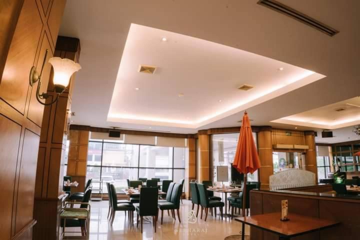 Seeharaj Hotel Uttaradit Exteriör bild