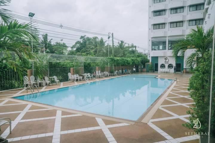 Seeharaj Hotel Uttaradit Exteriör bild