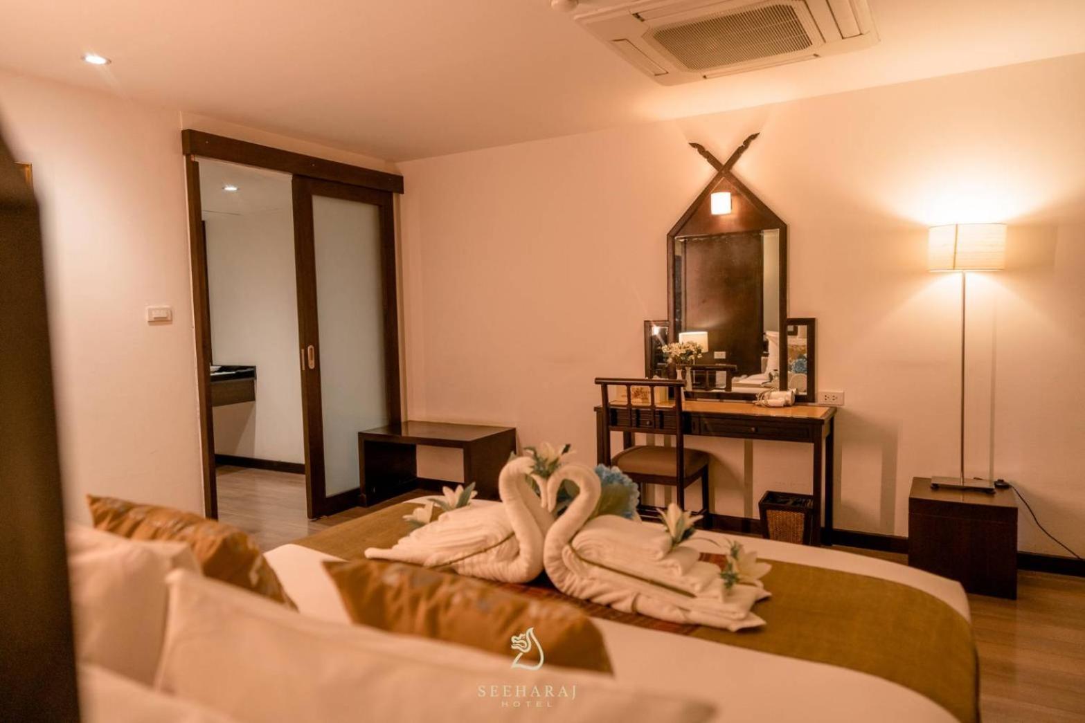 Seeharaj Hotel Uttaradit Exteriör bild