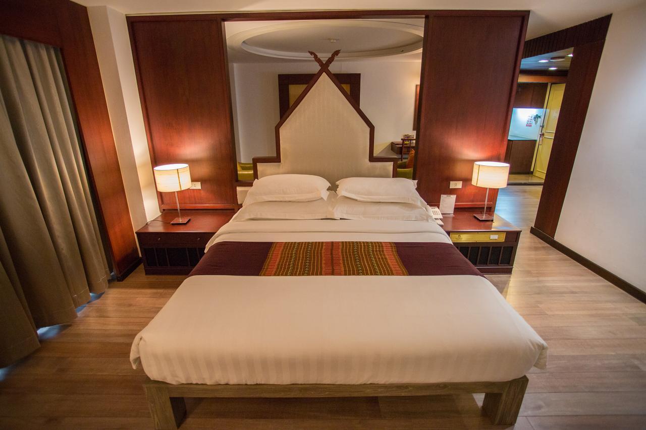 Seeharaj Hotel Uttaradit Exteriör bild