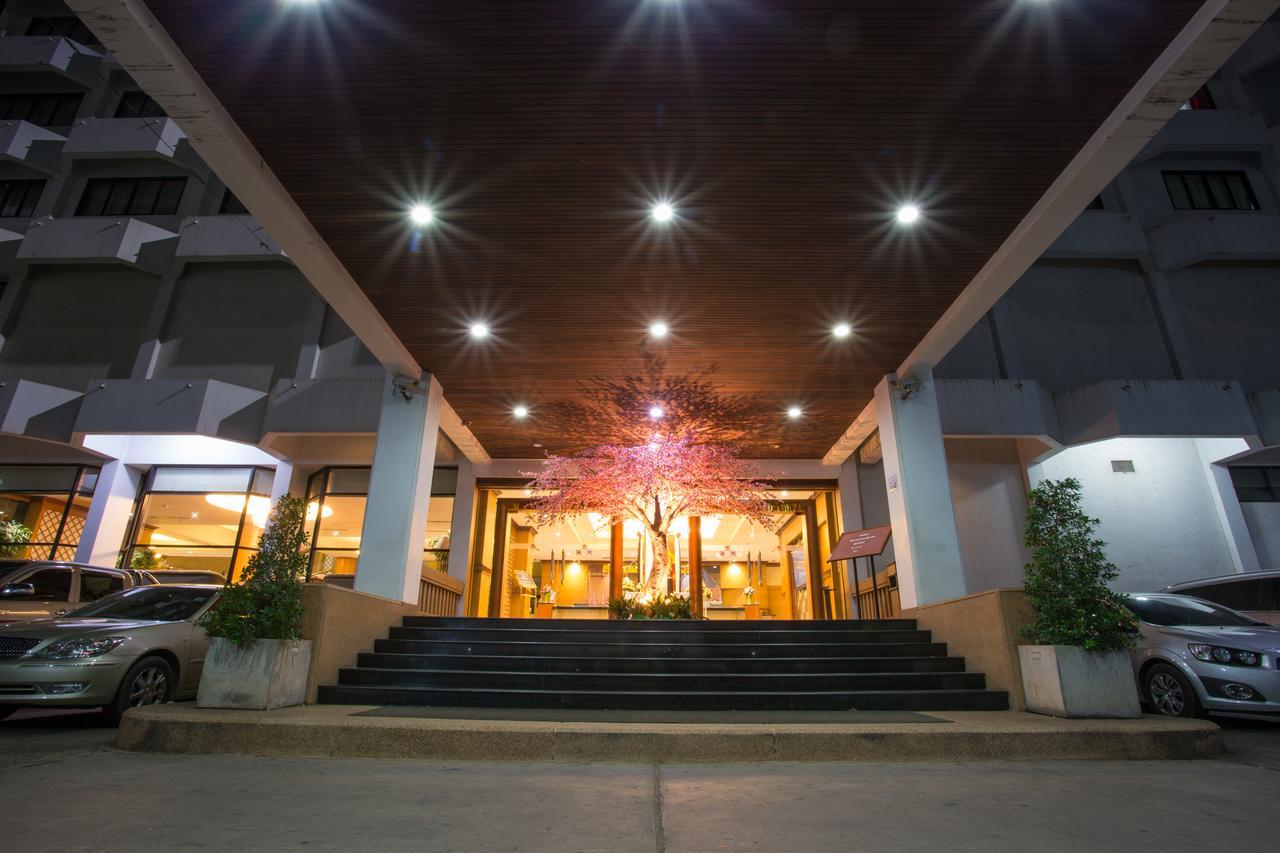 Seeharaj Hotel Uttaradit Exteriör bild