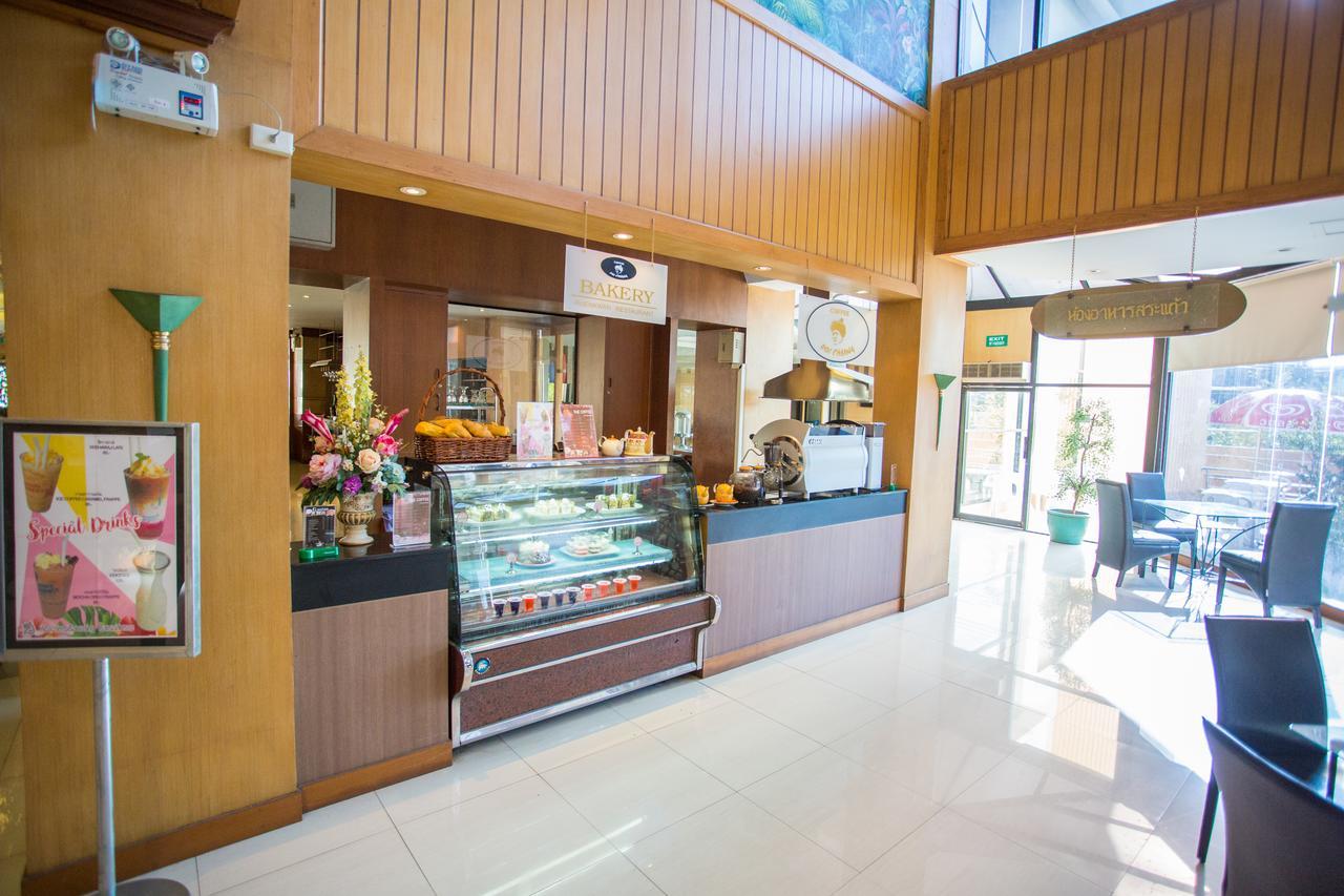 Seeharaj Hotel Uttaradit Exteriör bild